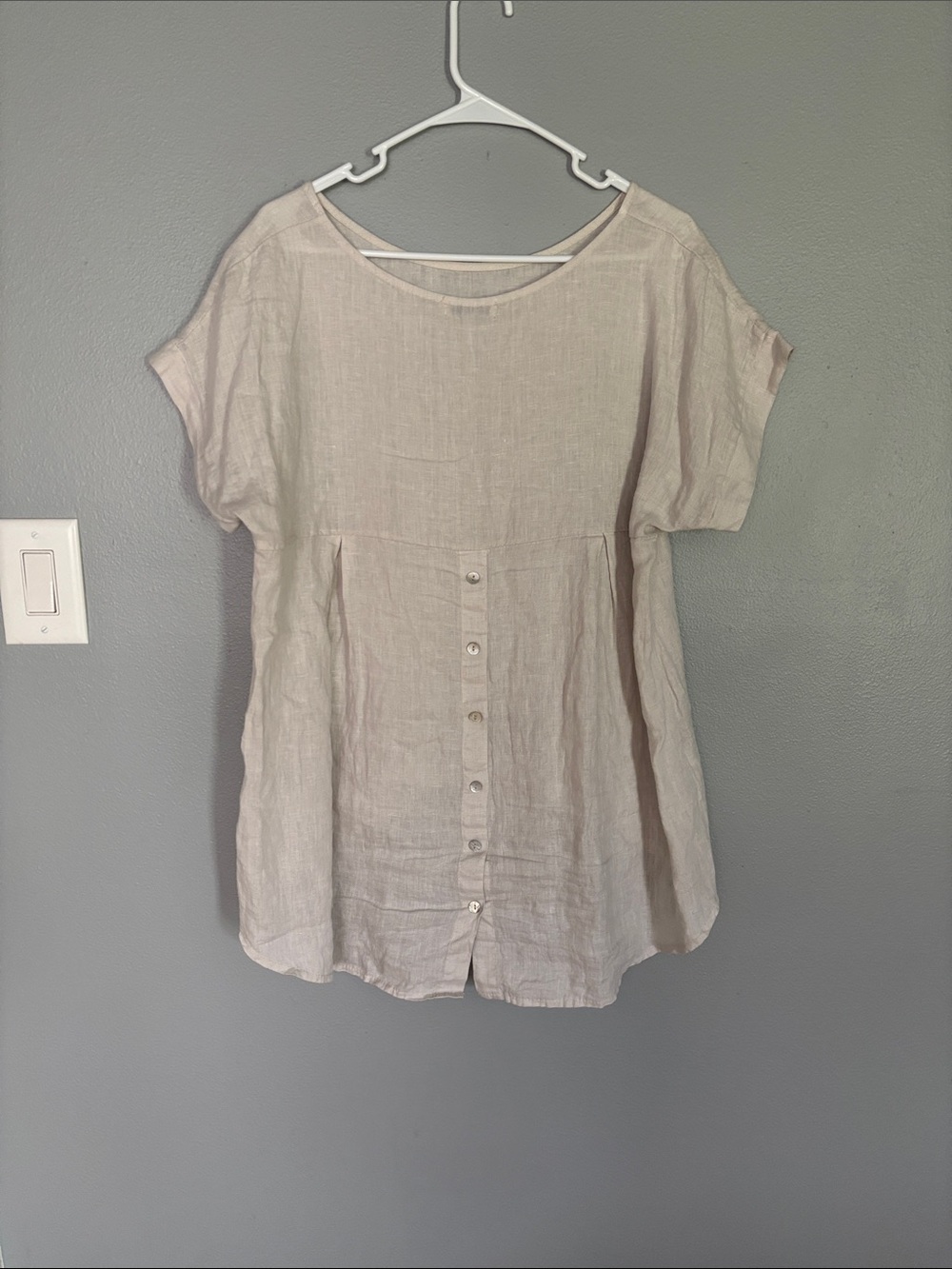Women's Relaxed Linen Short-Sleeve Top - Light Beige - Picture 2 of 5